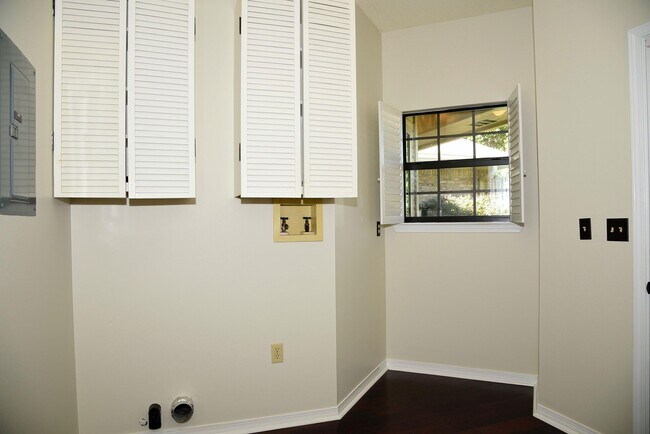 Building Photo - 116 Baywind Dr
