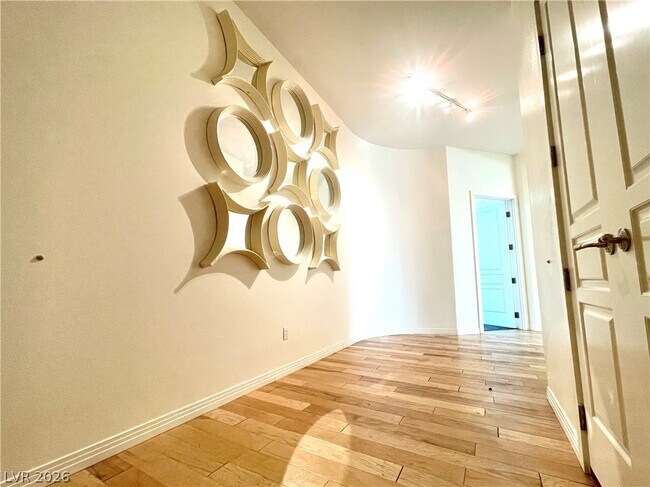 Building Photo - 360 E Desert Inn Rd