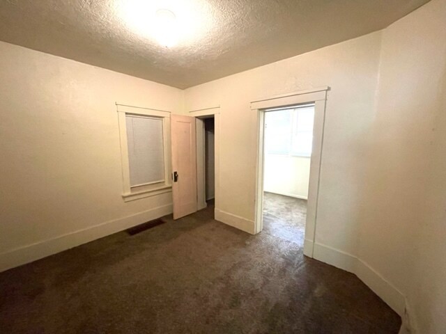 Building Photo - 206 E 400 N