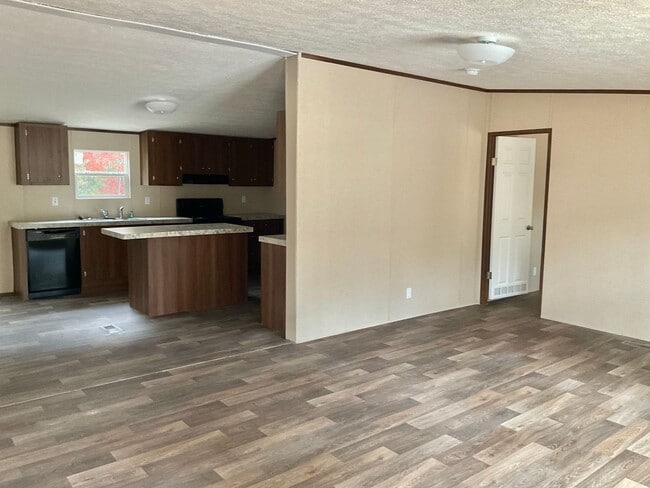 Building Photo - Doublewide Home For Rent in Iron Station NC with 4 Bedrooms, 2 Baths