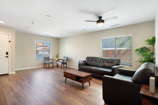 Building Photo - 25349 Silverwood Ln