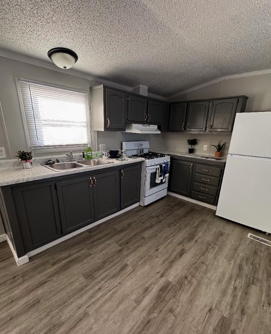 Building Photo - 2552 Smith Ave