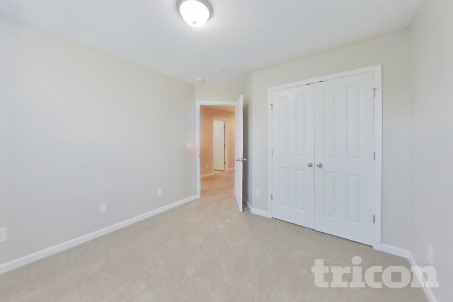 Building Photo - 324 Kinsale Dr