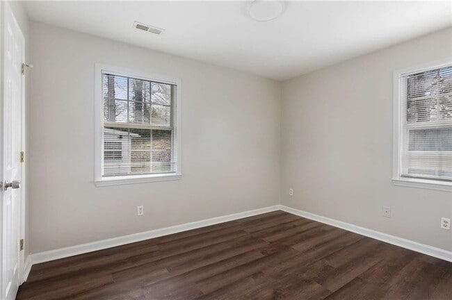 Building Photo - 1396 Kennesaw Dr NW