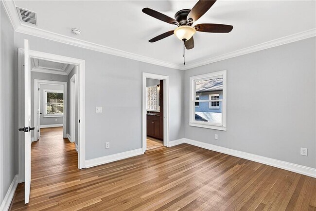 Building Photo - 1319 Chalmette Dr NE