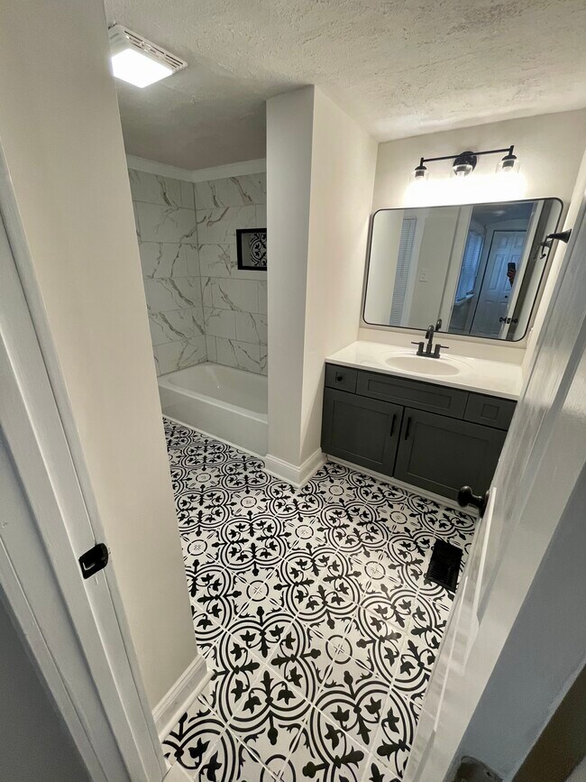 Building Photo - 113 N Patterson St