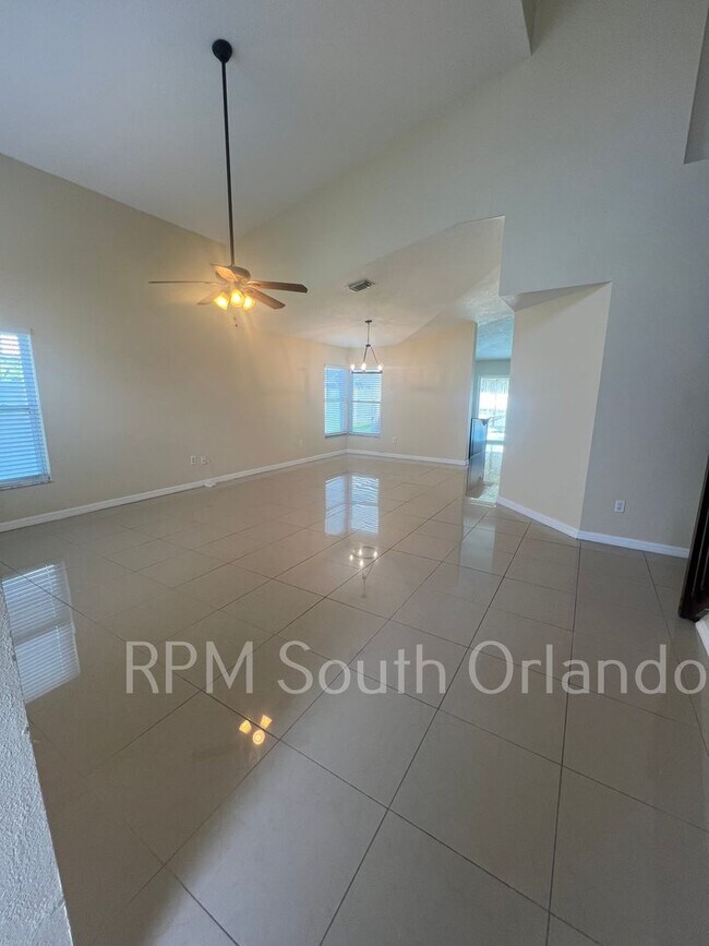 Building Photo - Beautiful 4 Bedroom 2.5 Bath Home with Hea...