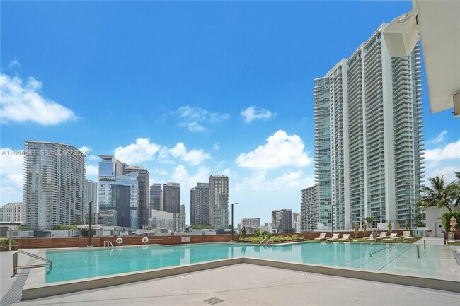 Building Photo - 350 S Miami Ave