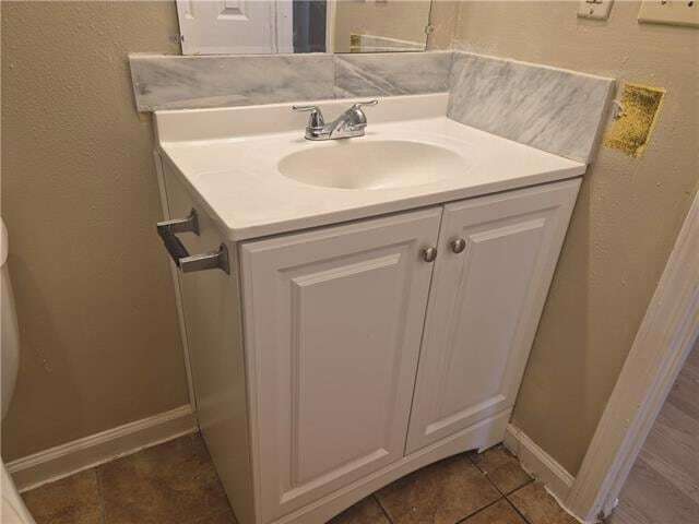 Building Photo - 924 E Monterey Ct