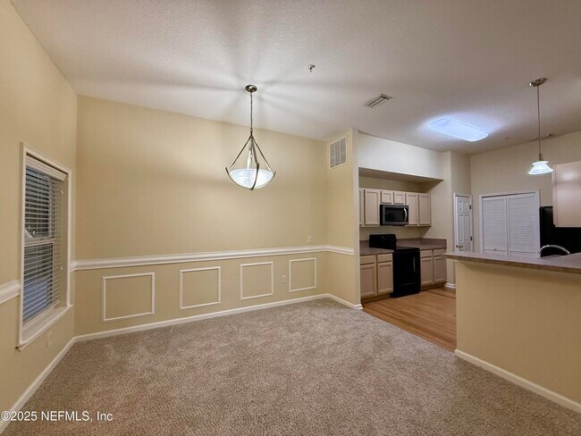 Building Photo - 6106 Maggies Cir