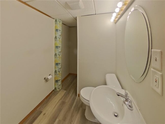 Building Photo - 1000 Concordia Ave