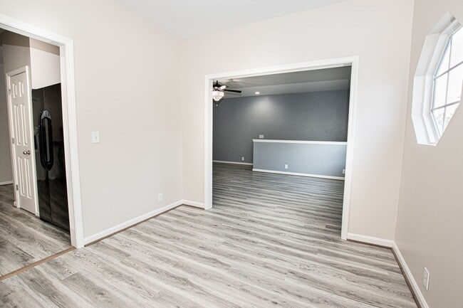 Building Photo - Stunning Two Bedroom, Two Bathroom Apartme...