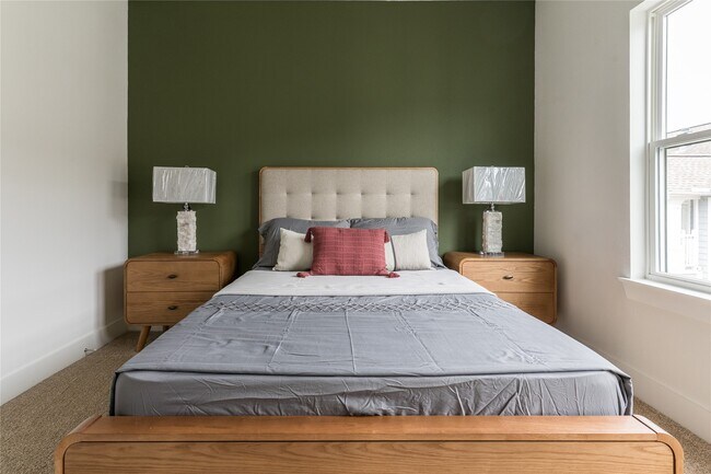 Building Photo - 2426 Ella Blvd