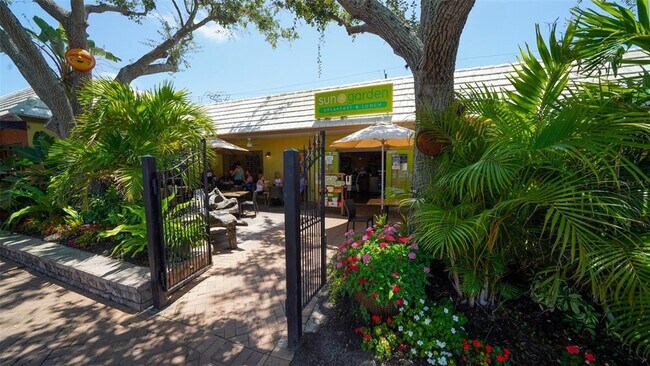 Building Photo - 5310 Hidden Harbor Rd