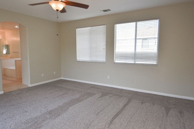 Building Photo - 1725 Dover Cir