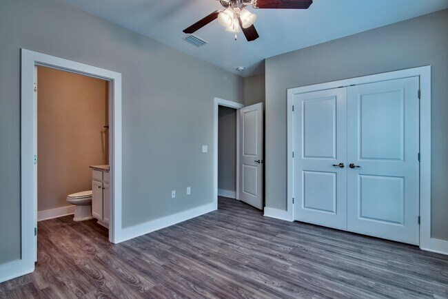 Building Photo - 135 N Sand Palm Rd