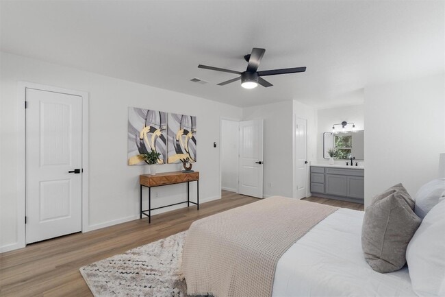 Building Photo - 9730 Anderson Village Dr