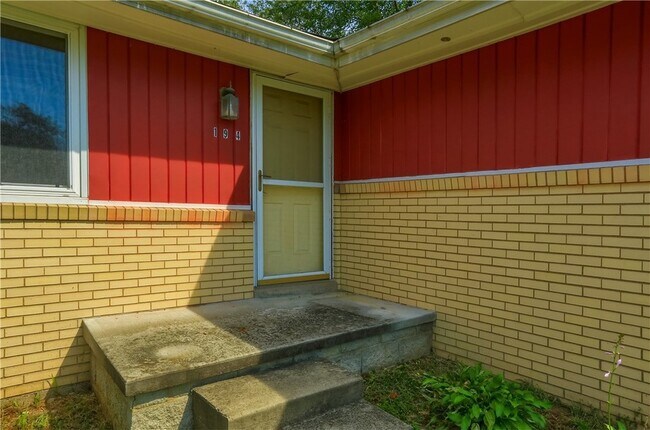Building Photo - 194 Woodridge Dr