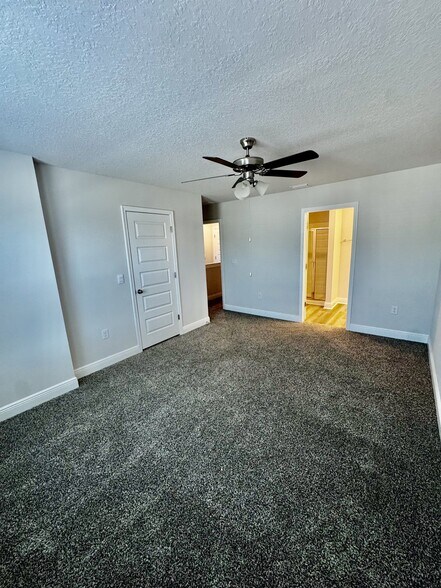 Building Photo - 5673 Stellarjay St