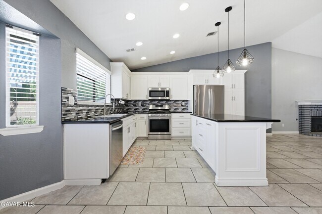 Building Photo - 3129 Golfwood Ct