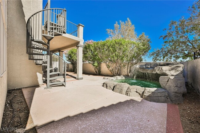 Building Photo - 138 Cam Capri