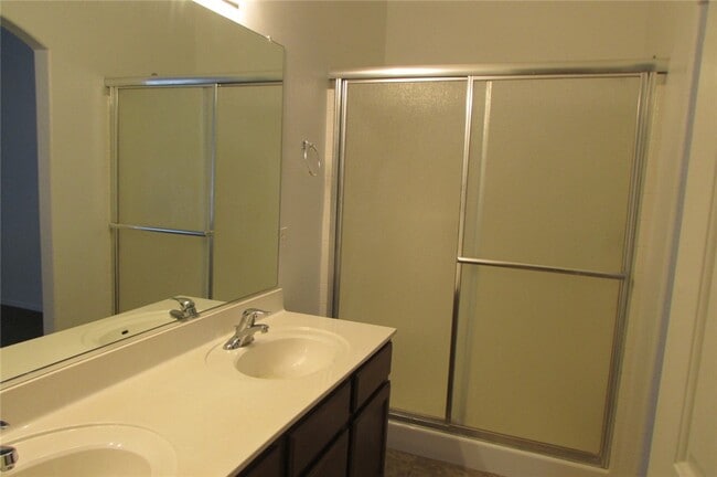Building Photo - 2402 Prickly Pear Dr