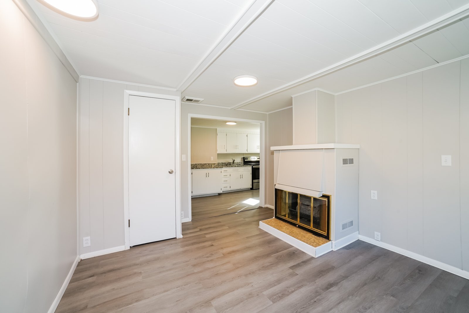 Building Photo - 2227 N Northcrest Dr