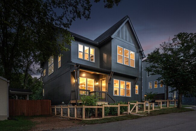 Building Photo - 2430 Little Ave