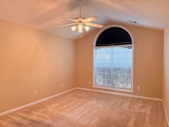 Building Photo - Beautiful 3-Bedroom Home in Desirable Ogle...