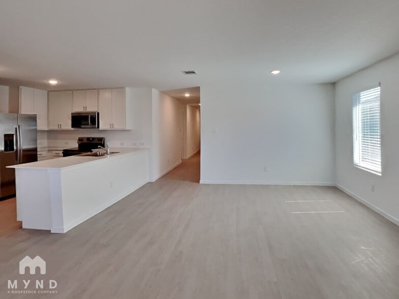 Building Photo - 340 Pacific Waters