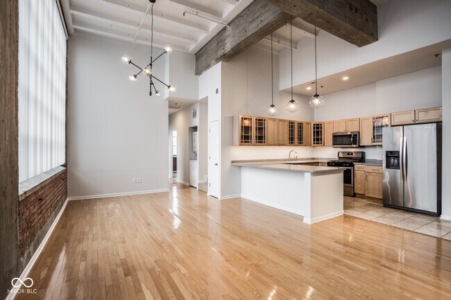 Building Photo - 611 N Park Ave