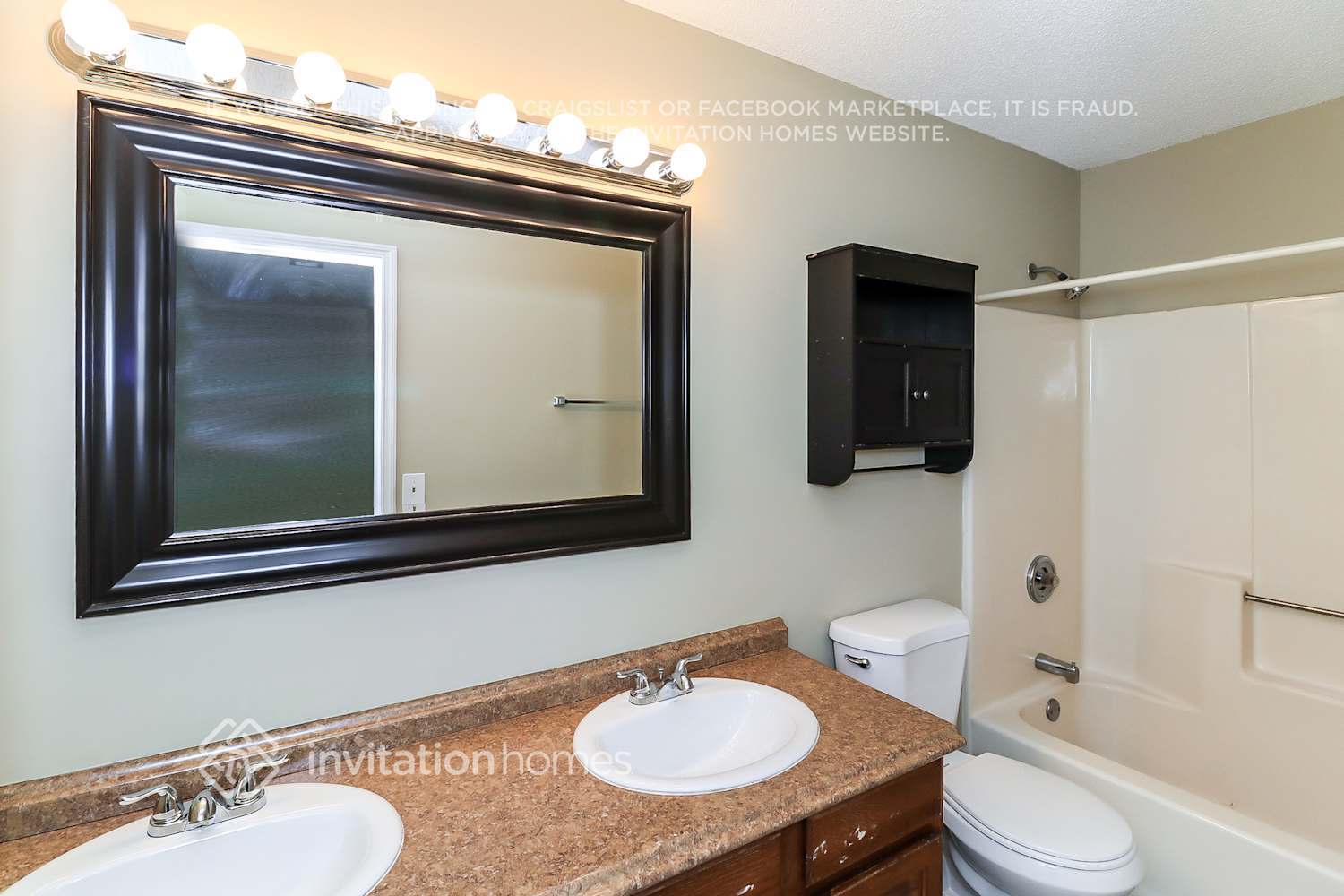 Building Photo - 1870 Chadwick Dr