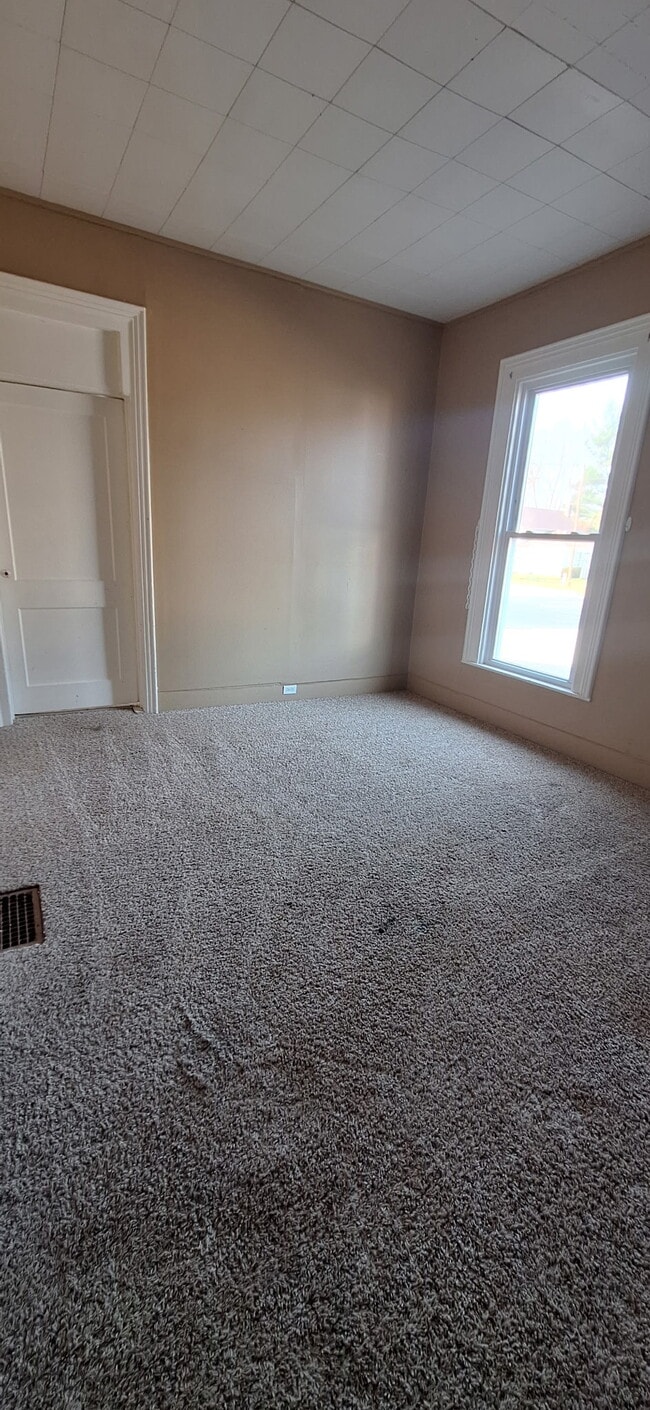 Building Photo - 429 N State St