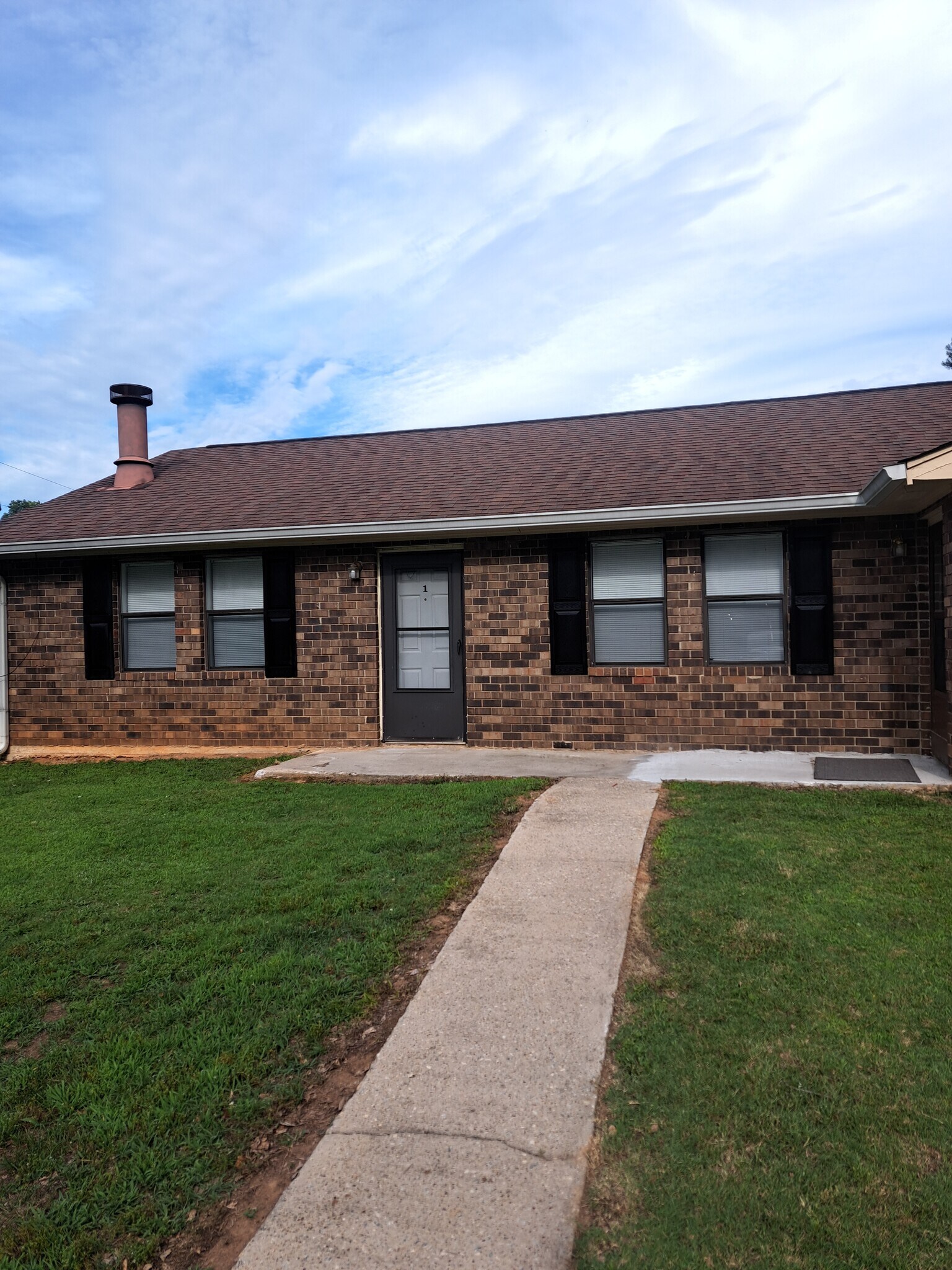 Building Photo - 271 E Wright St