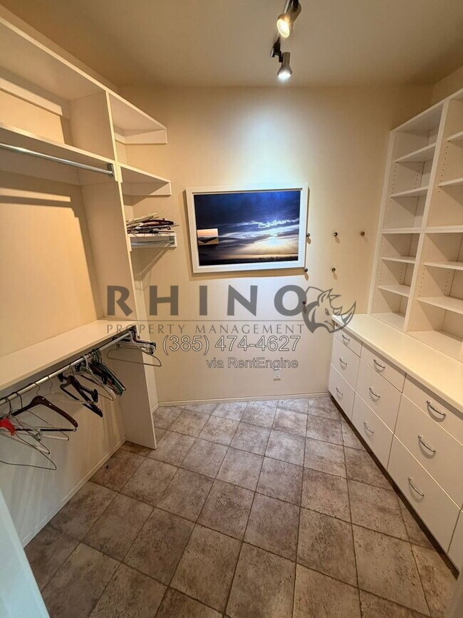Building Photo - 640 K St