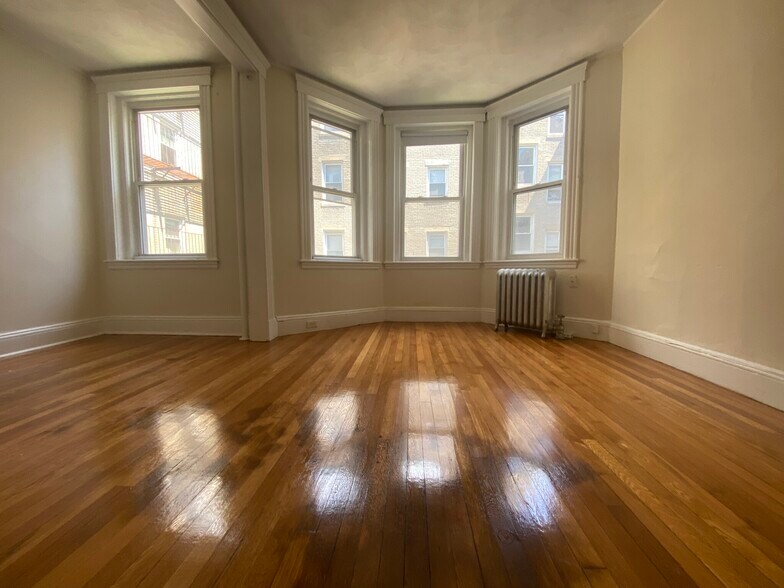 Building Photo - 1191 Boylston St
