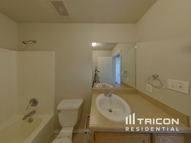 Building Photo - 215 Bobbie Ann Ct