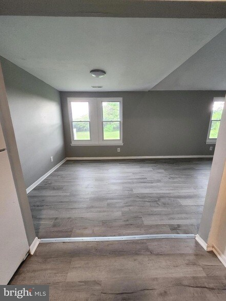 Building Photo - 109 Chaucer Rd