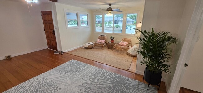 Building Photo - 2 bedroom 2 bath with Study den in Kailua!