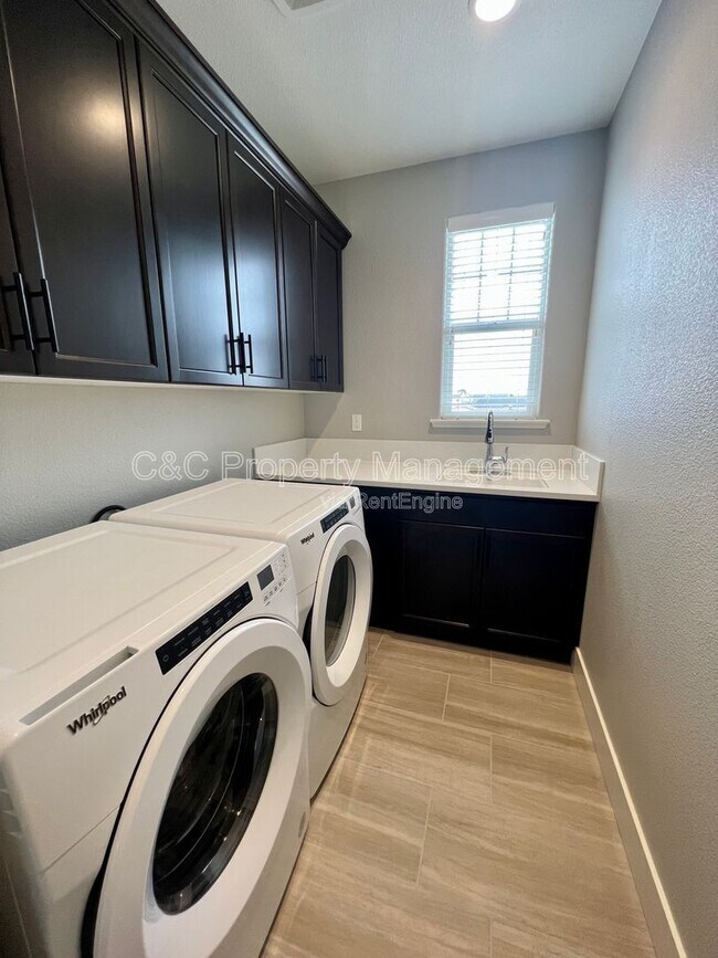 Building Photo - 476 Lassen Wy