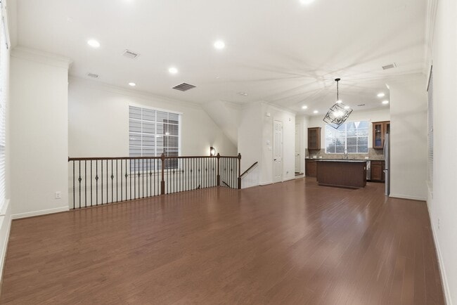 Building Photo - 3209 Clearview Cir