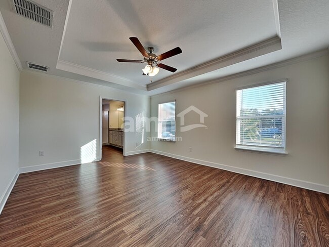 Building Photo - 921 Walden Pond Dr