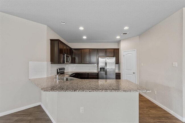 Building Photo - 116 Fair Anne Dr