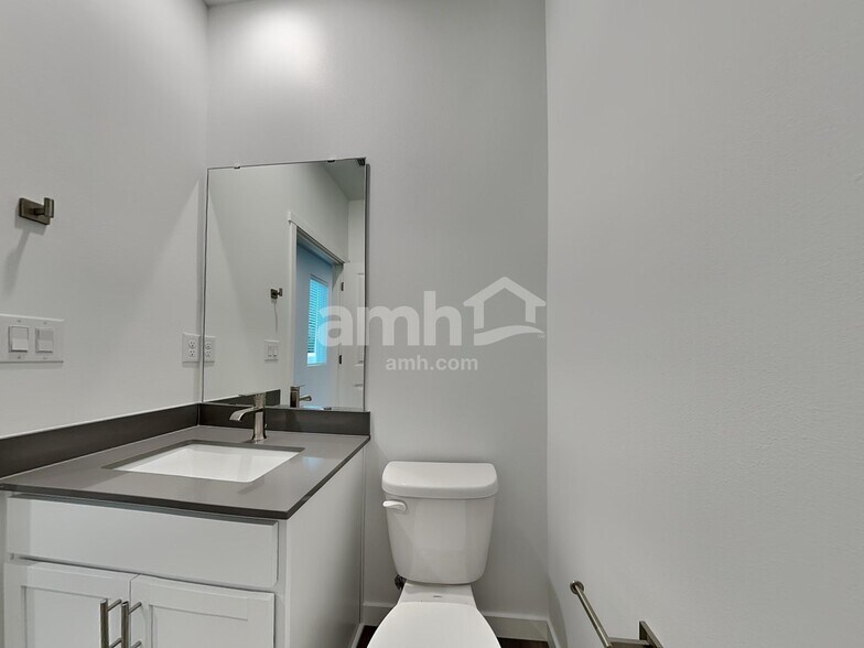 Building Photo - 5206 Turnstone St SE