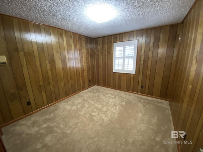 Building Photo - 22022 Nelson St