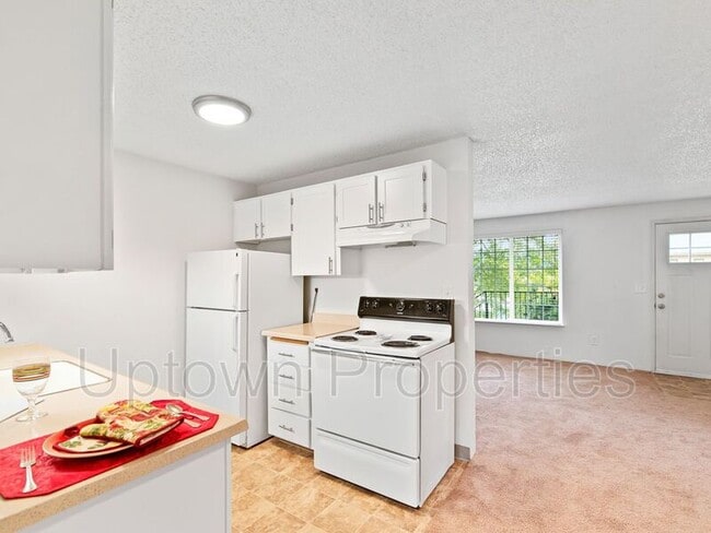 Building Photo - 6830 N Richmond Ave