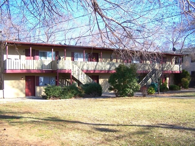 Primary Photo - 1618 Locust St