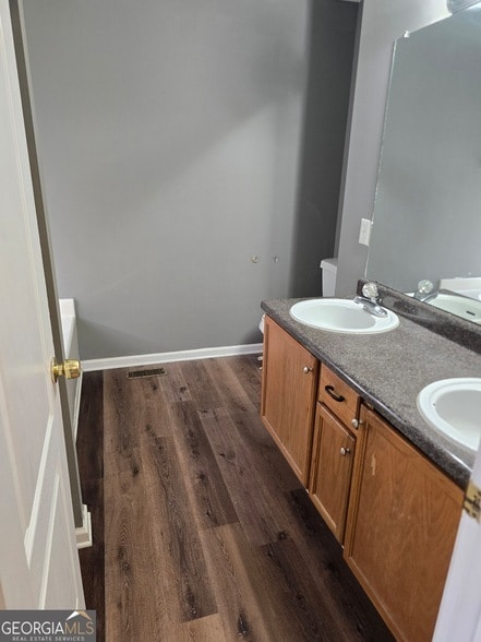 Building Photo - 65 Trelawney Ave