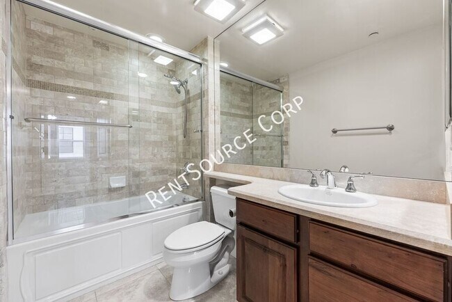 Building Photo - 12044 Hoffman St