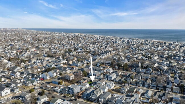 Building Photo - 1807 Laurel Terrace